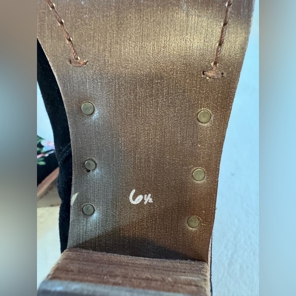 Sam Edelman Women’s Black Suede Floral Embroidered Fringe Booties Size 6.5 - Picture 8 of 9